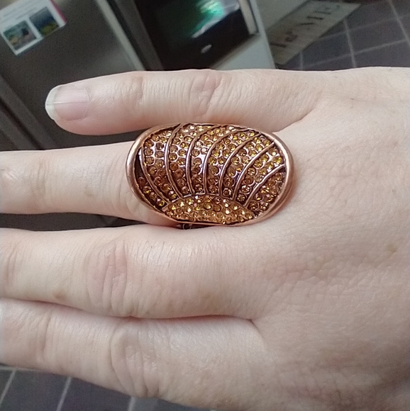 4 Gorgeous Stretch Rings! #R8 - Picture 3 of 8